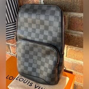 🏴‍☠️ Louis Vuitton  Damier Infini Avenue Sling Bag in Onyx and Silver